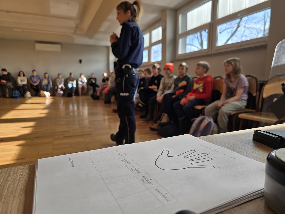 Policjanci odwiedzili dzieci na półkoloniach. Mówili o bezpieczeństwie