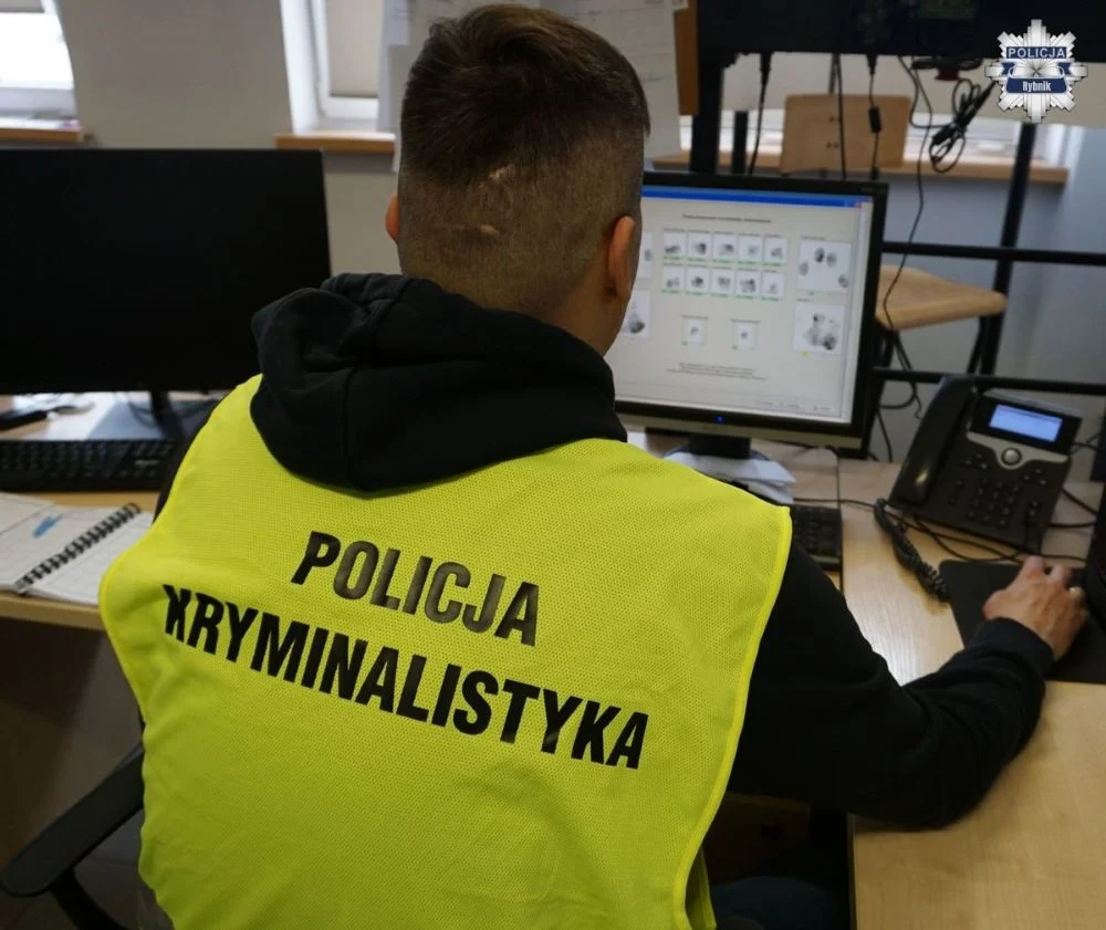 Mieli wyłudzać pieniądze seniorów metodą "na policjanta" - grozi im do 20 lat więzienia 