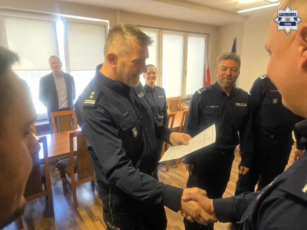 12 policjantów z Tychów ukończyło szkolenie aspiranckie