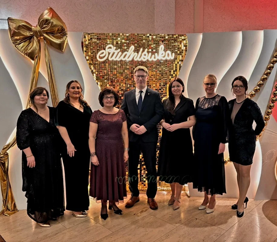 Studniówka I LO w Świętochłowicach. Bal maturzystów z udziałem prezydenta miasta / fot. Daniel Beger FB