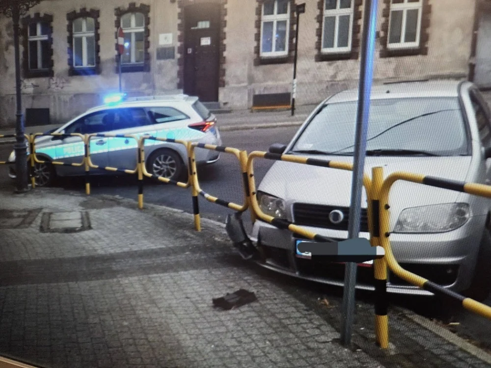 Pościg w Mikołowie! 23-latek bez uprawnień spowodował kolizję i był poszukiwany przez sąd