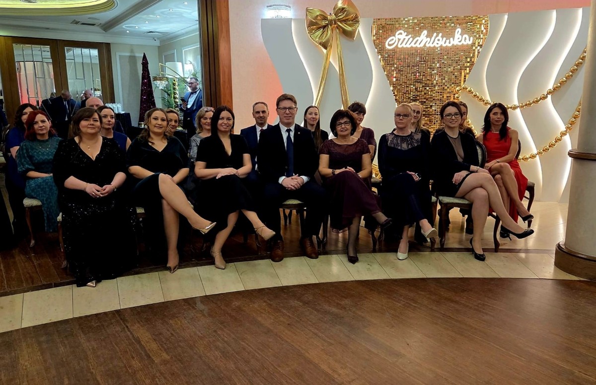 Studniówka I LO w Świętochłowicach. Bal maturzystów z udziałem prezydenta miasta / fot. Daniel Beger FB