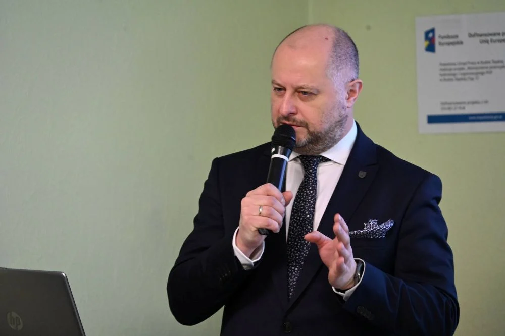 Michał Pierończyk o zmianach w rudzkiej oświacie: „To wersja soft”