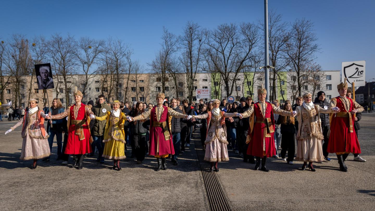 Zabrzańscy maturzyści zatańczą poloneza. Symboliczny początek drogi do matury