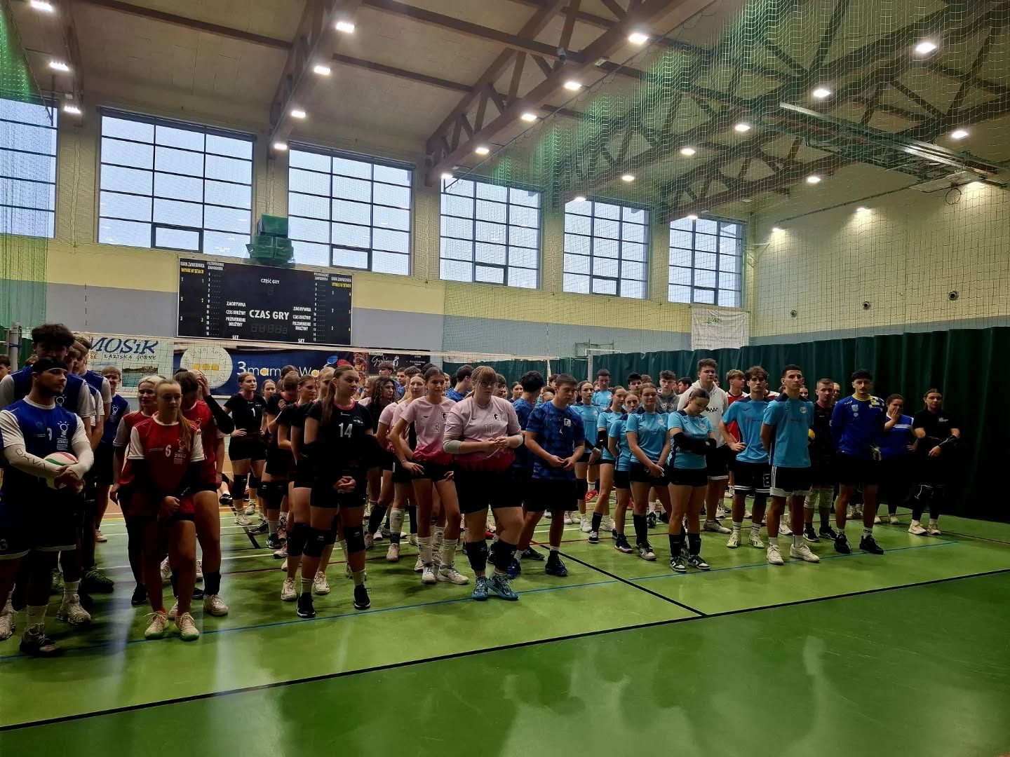 Parkiet, emocje i walka do końca. Zawody siatkarskie szkół ponadpodstawowych