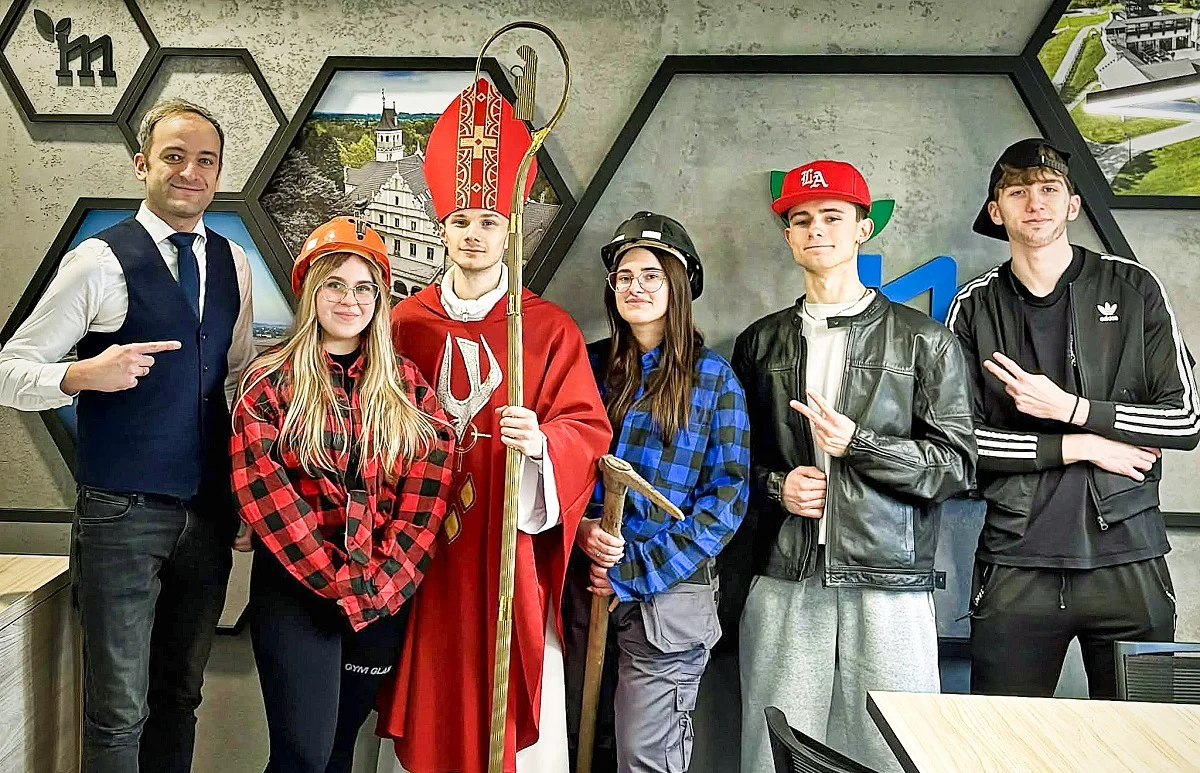 Maturzyści z ZST Mikołów w Starostwie – "Dzień Maturzysty na bis"