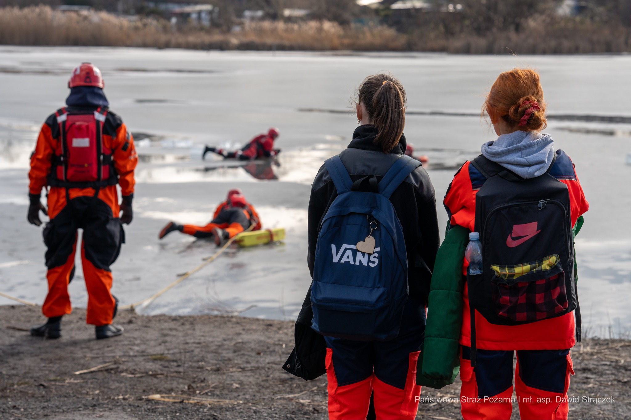 Ćwiczenia ratownictwa lodowego PSP na stawie Kokotek / fot. mł. asp. Dawid Strączek