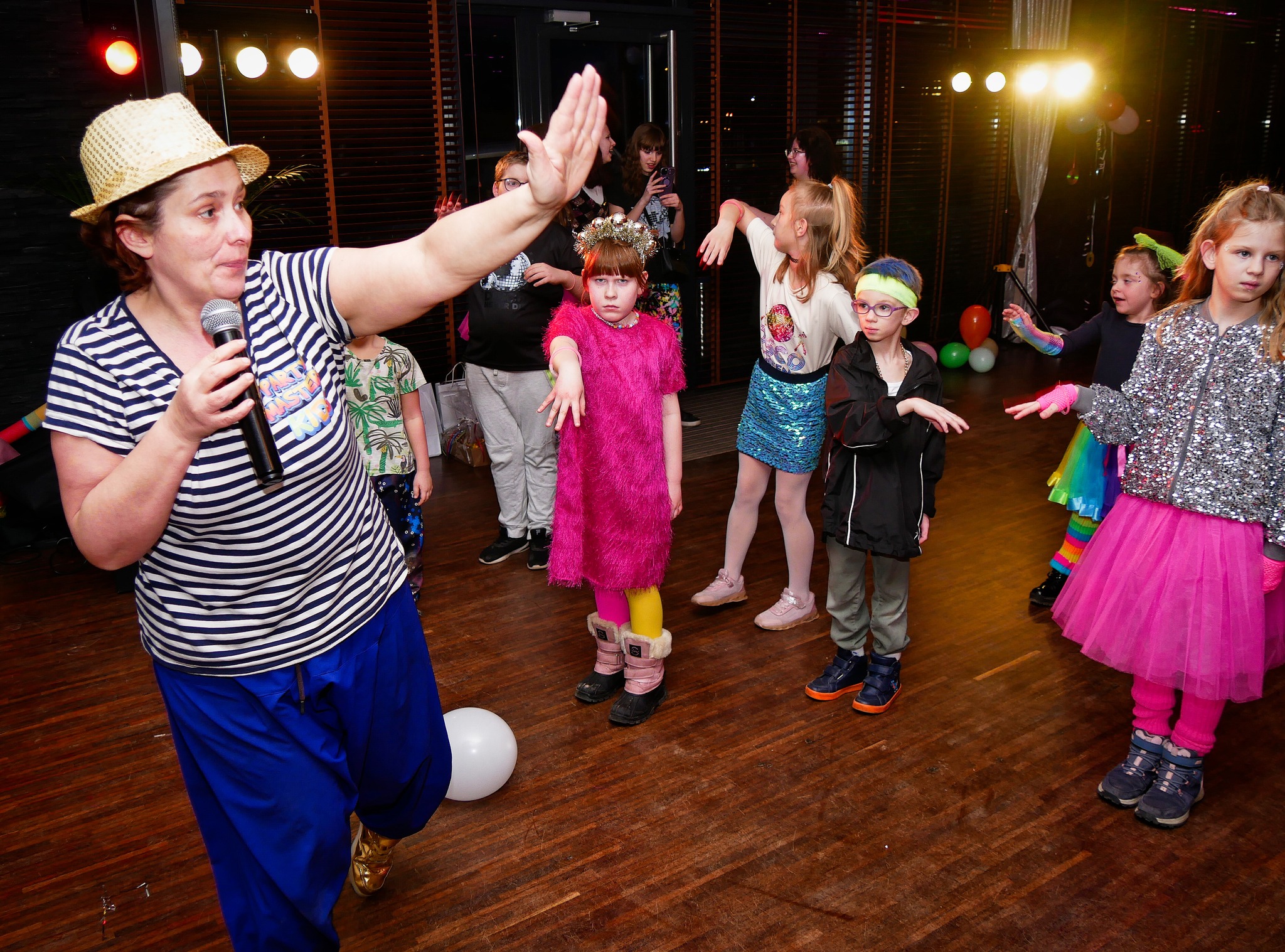 „Disco ponad wszystko” – Bal Karnawałowy Domu Dziecka w Łaziskach Górnych / fot. Aktualności Powiatu Mikołowskiego FB