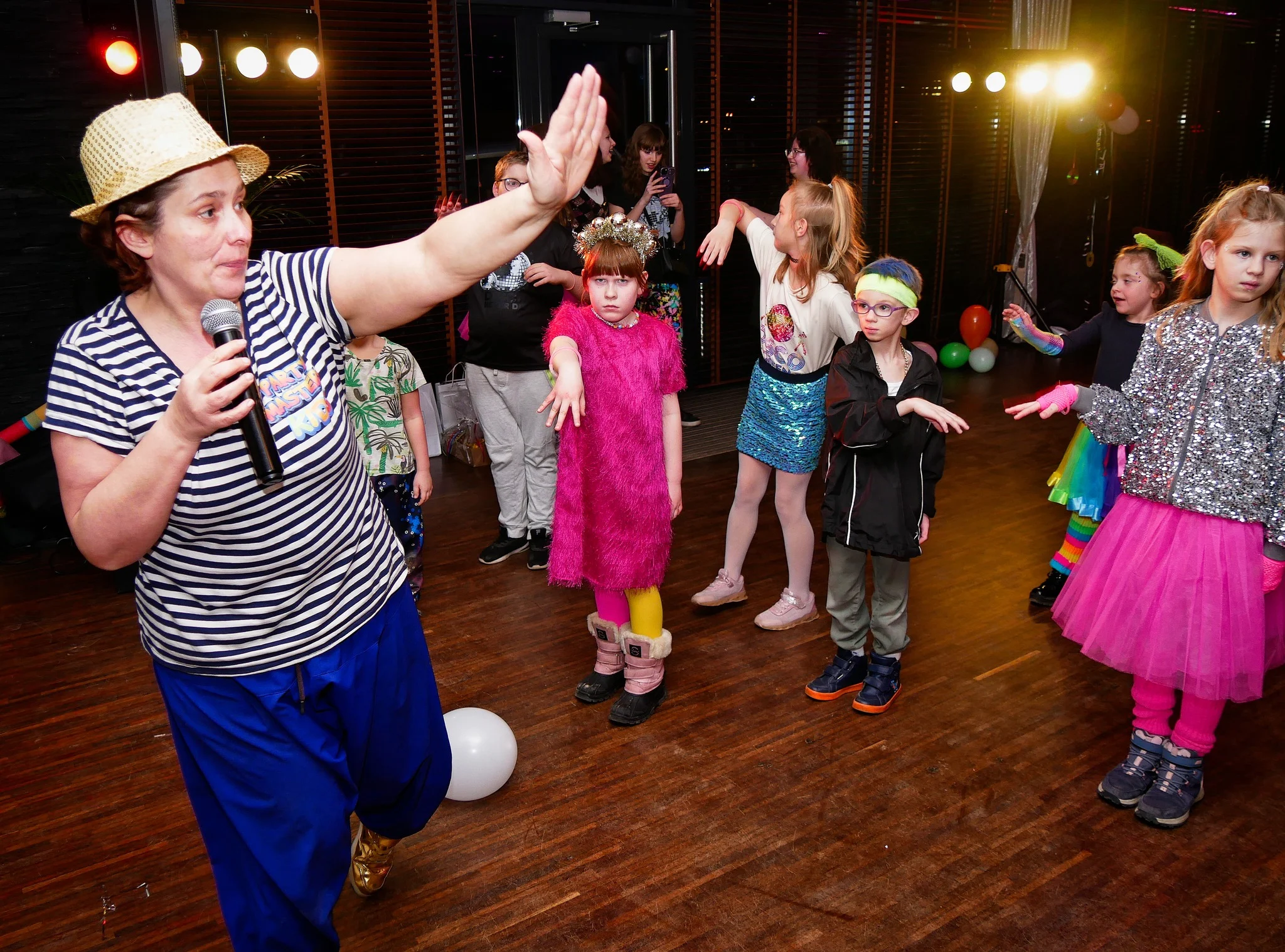 „Disco ponad wszystko” – Bal Karnawałowy Domu Dziecka w Łaziskach Górnych / fot. Aktualności Powiatu Mikołowskiego FB