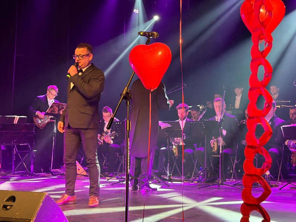 Walentynkowy koncert w Mysłowicach. Sala wypełniona po brzegi