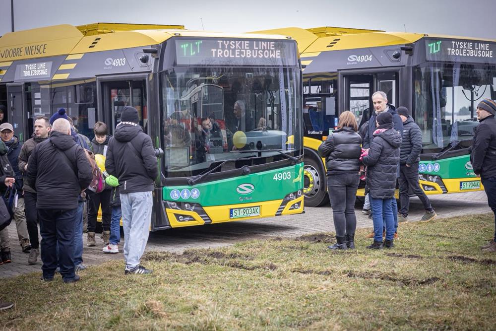 Nowoczesne trolejbusy zaprezentowane przy Stadionie Miejskim