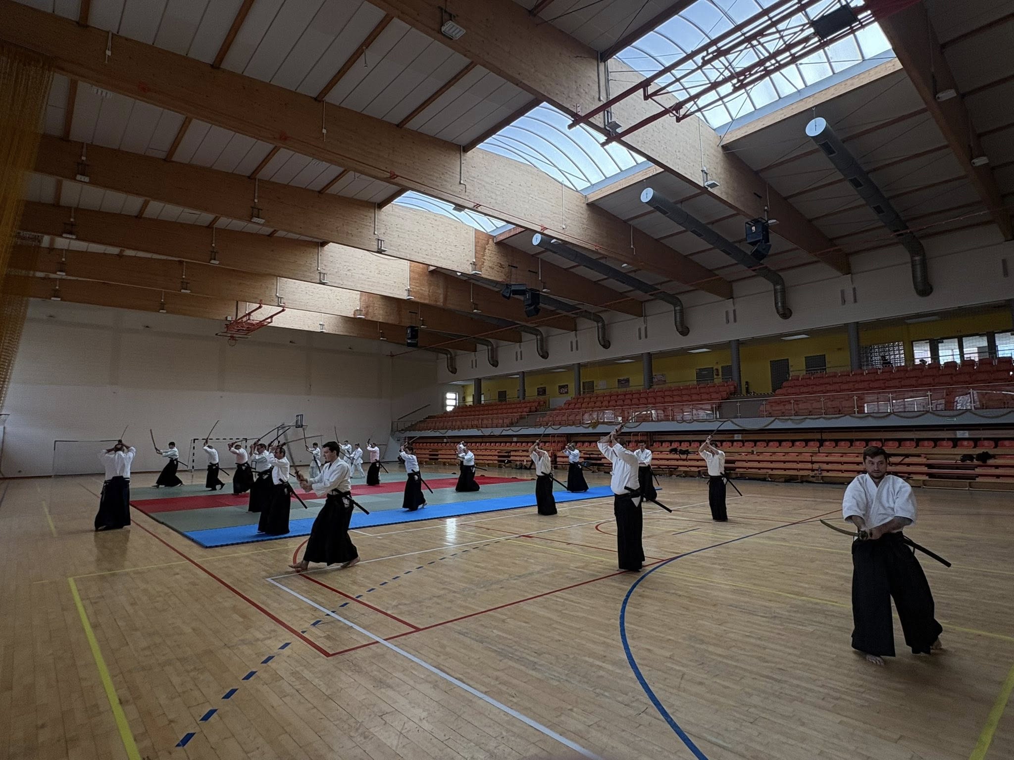 Seminarium z senseiem Jean-Michel Bovio – 30-lecie Mikołowskiego Klubu Aikido / fot. MOSiR Mikołów