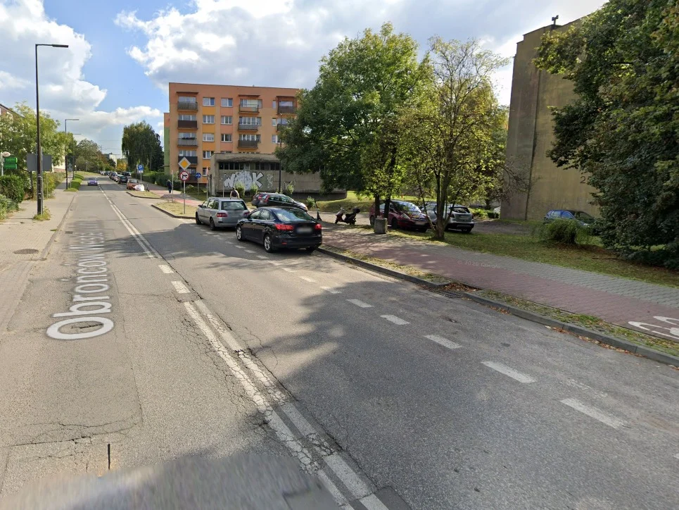 Nowa nawierzchnia i krawężniki. Ul. Obrońców Westerplatte do modernizacji