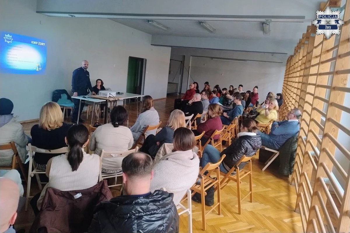 Policjant szkolił nauczycieli w Żorach. Rozmowa o resocjalizacji nieletnich