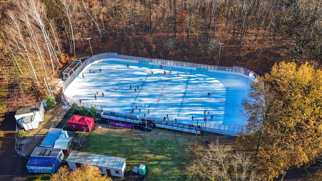 MOSiR Katowice zaprasza na ferie na lodzie. Trwają zapisy na zajęcia „Nauczanie przez ślizganie”