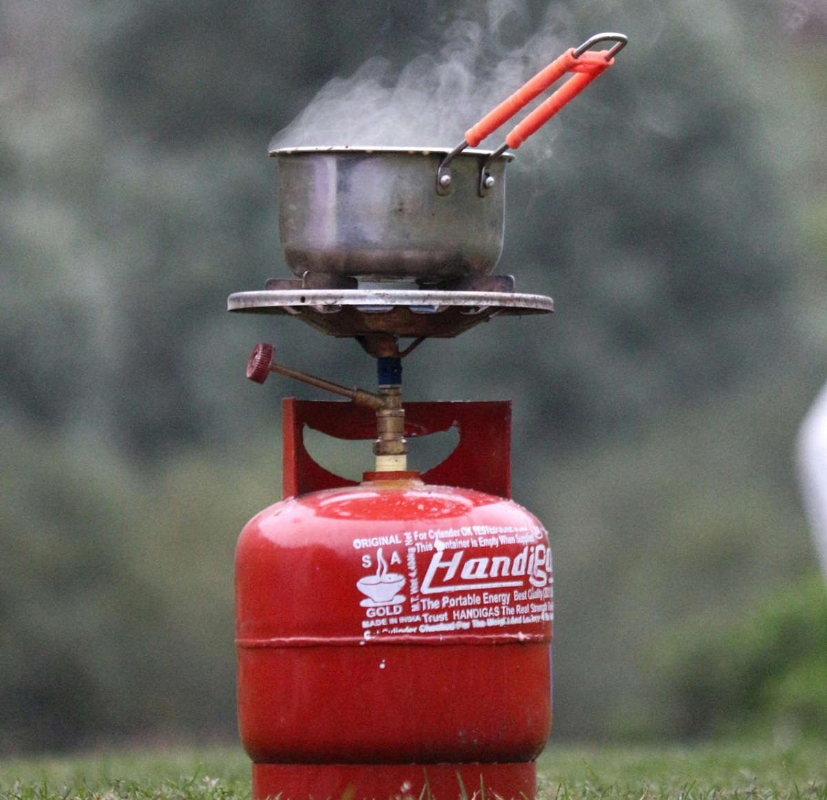 Nabijanie butli gazowych