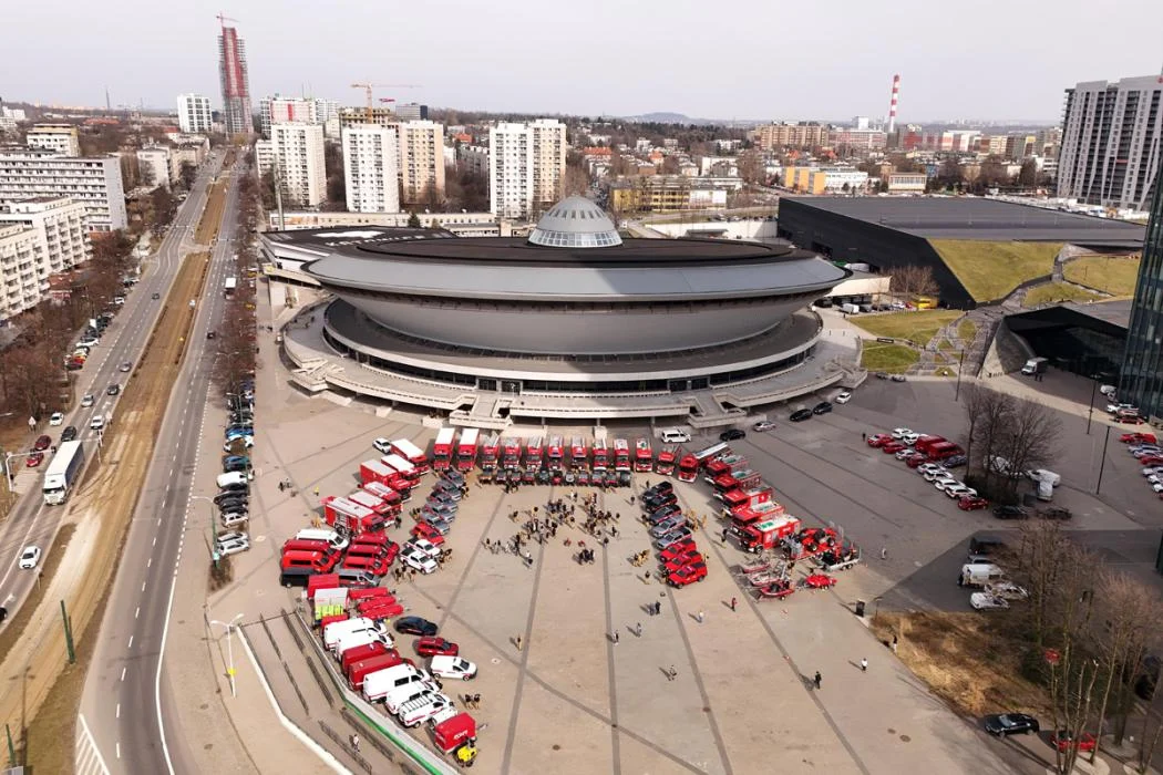 Nowe wozy i sprzęt dla strażaków w województwie śląskim. Do PSP trafiło 55 pojazdów