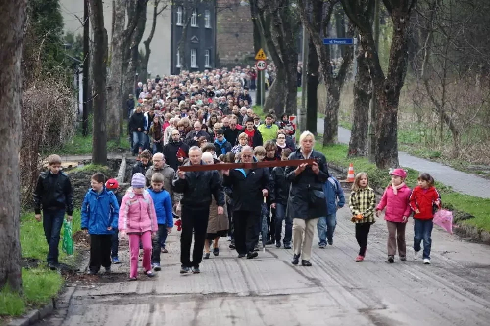 Drogi Krzyżowe w Rudzie Śląskiej 2026. Lista parafii, trasy i godziny