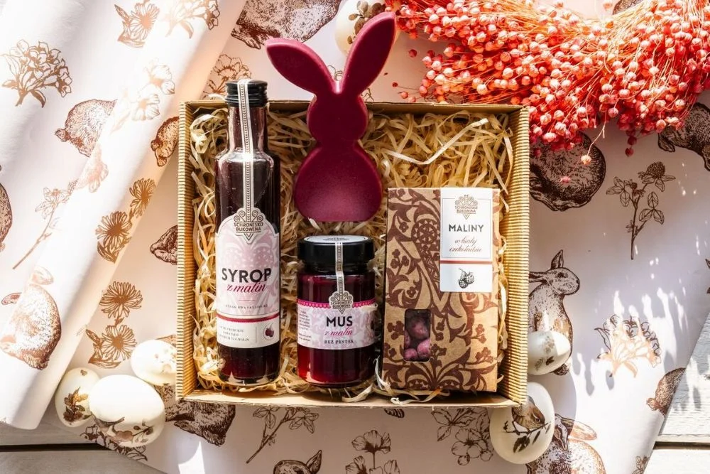 Paczki wielkanocne dla pracowników - firmy zamawiają regionalne delikatesy