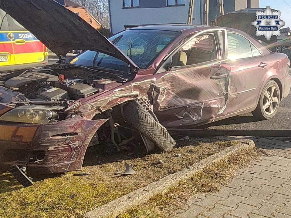 Dwie groźne kolizje w piątkowe popołudnie. Policja ostrzega kierowców /fot. KMP Wodzisław Śląski