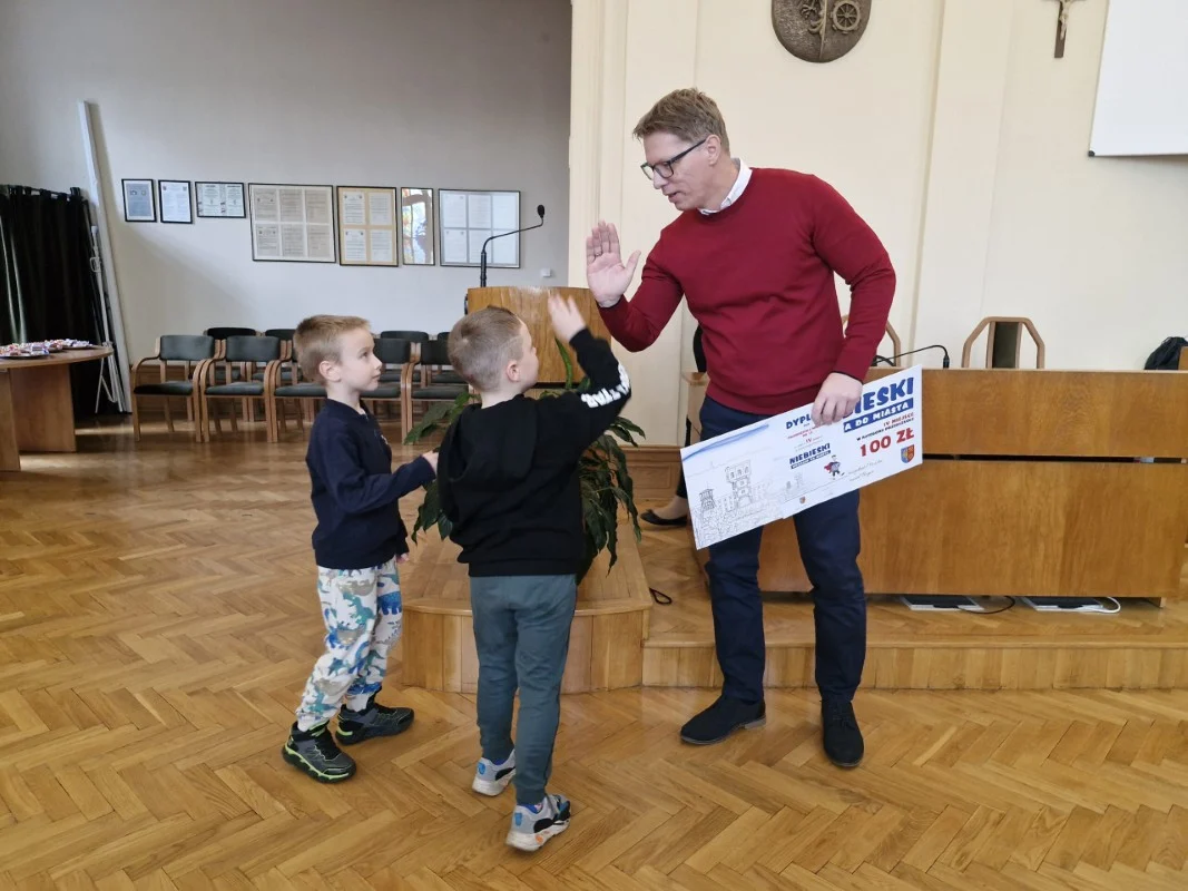 Konkurs "Niebieski wkracza do miasta" - uczniowie i przedszkolaki pokazali ekologiczną moc / fot. UM Świętochłowice