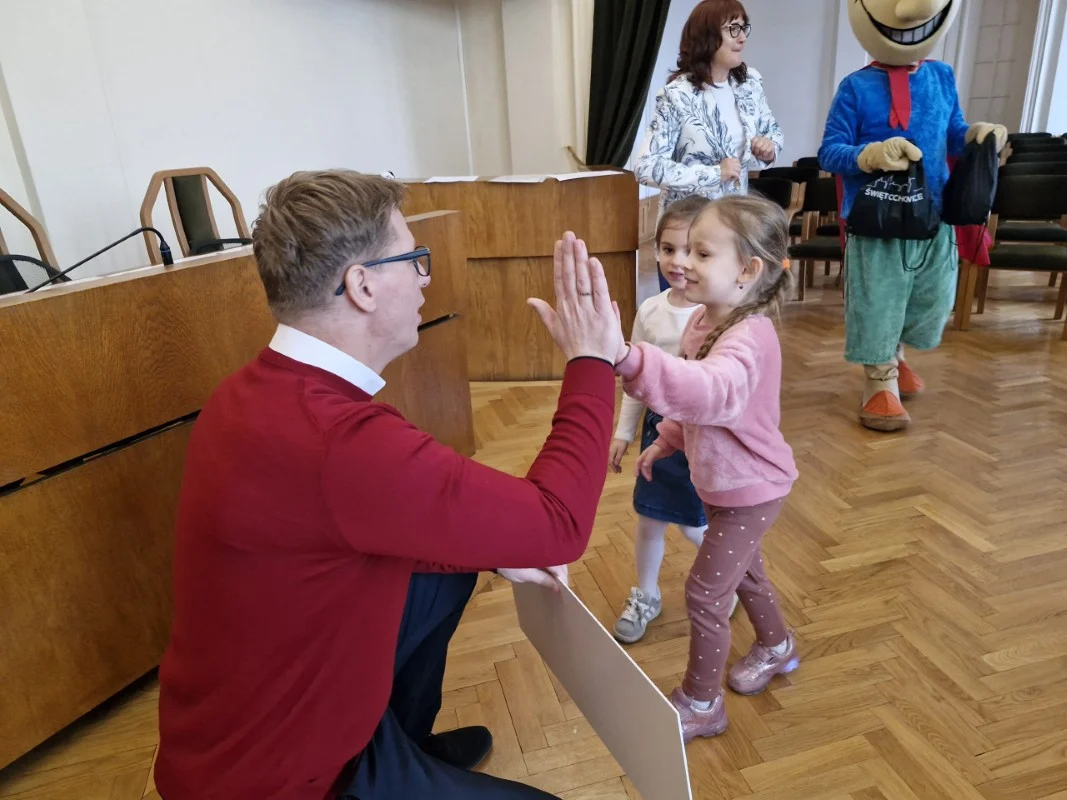 Konkurs "Niebieski wkracza do miasta" - uczniowie i przedszkolaki pokazali ekologiczną moc / fot. UM Świętochłowice