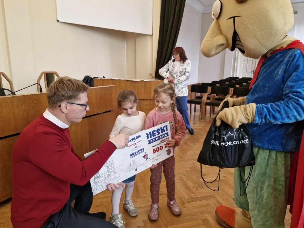 Konkurs "Niebieski wkracza do miasta" - uczniowie i przedszkolaki pokazali ekologiczną moc / fot. UM Świętochłowice