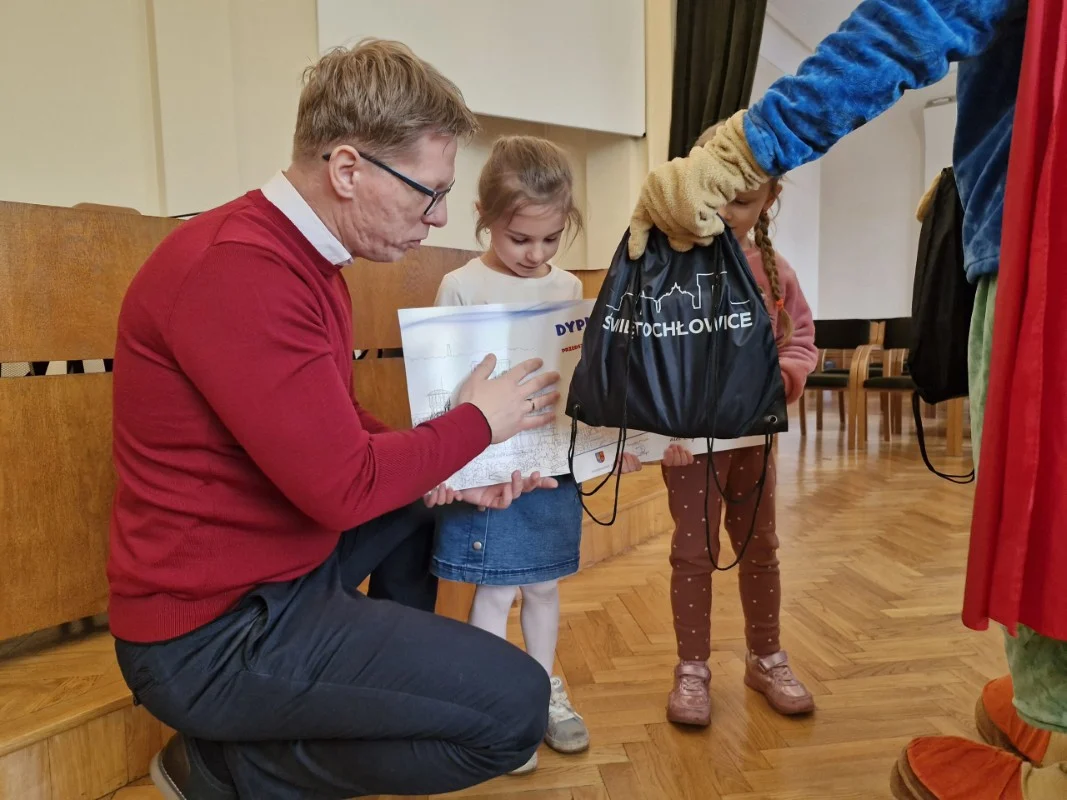Konkurs "Niebieski wkracza do miasta" - uczniowie i przedszkolaki pokazali ekologiczną moc / fot. UM Świętochłowice