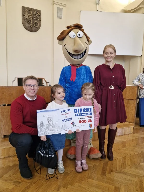 Konkurs "Niebieski wkracza do miasta" - uczniowie i przedszkolaki pokazali ekologiczną moc / fot. UM Świętochłowice