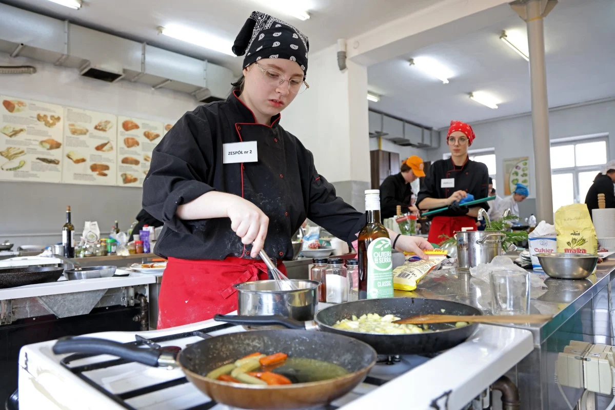 Młodzi kucharze rywalizowali w Sosnowcu. Znamy zwycięzców prestiżowego konkursu / fot. CKZiU
