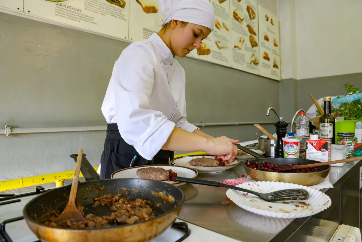 Młodzi kucharze rywalizowali w Sosnowcu. Znamy zwycięzców prestiżowego konkursu / fot. CKZiU