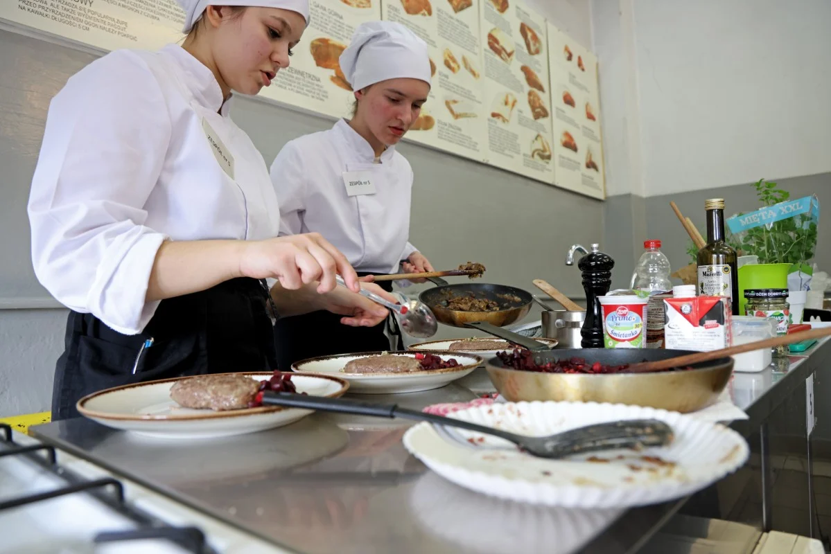 Młodzi kucharze rywalizowali w Sosnowcu. Znamy zwycięzców prestiżowego konkursu / fot. CKZiU