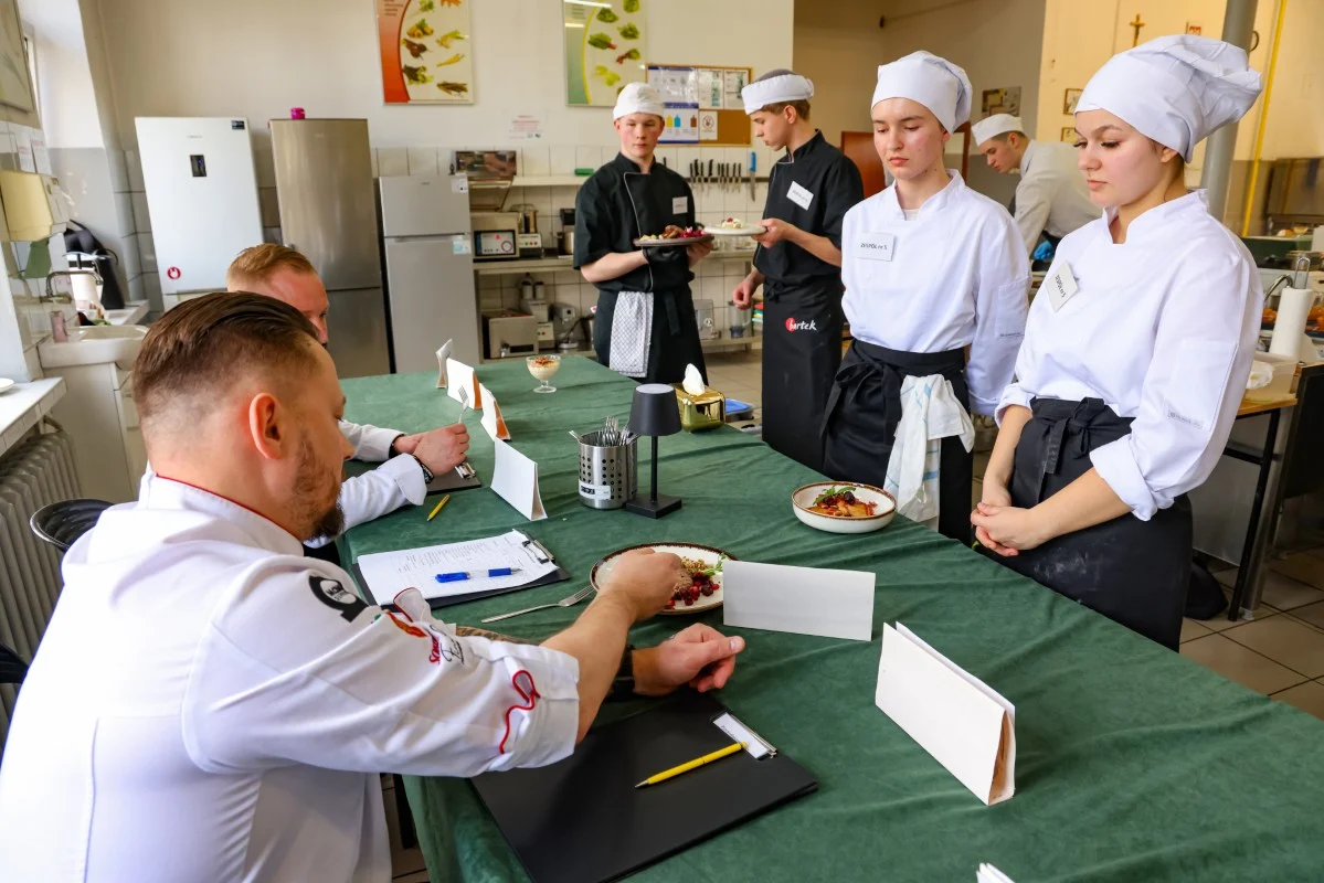 Młodzi kucharze rywalizowali w Sosnowcu. Znamy zwycięzców prestiżowego konkursu / fot. CKZiU