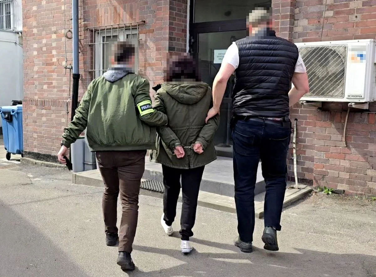 Bytomscy policjanci przejęli narkotyki. 48-latce grozi 10 lat więzienia