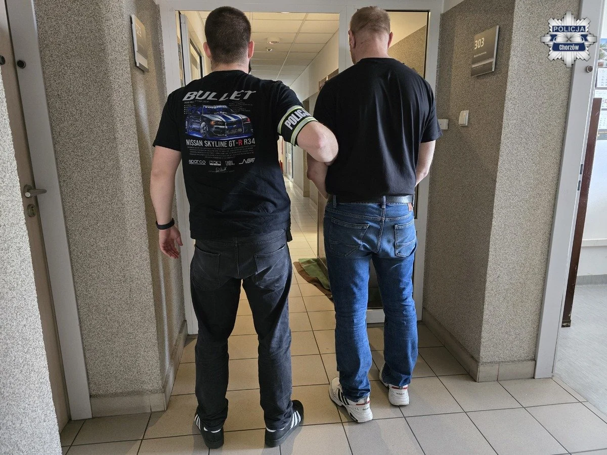 Policjanci z Chorzowa przejęli prawie 420 działek dilerskich. Zatrzymany usłyszał zarzuty