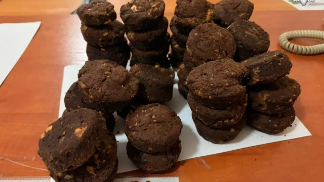 Gliwice: policjanci zabezpieczyli pół kilo narkotyków i ciastka z marihuaną. 39-latek został aresztowany