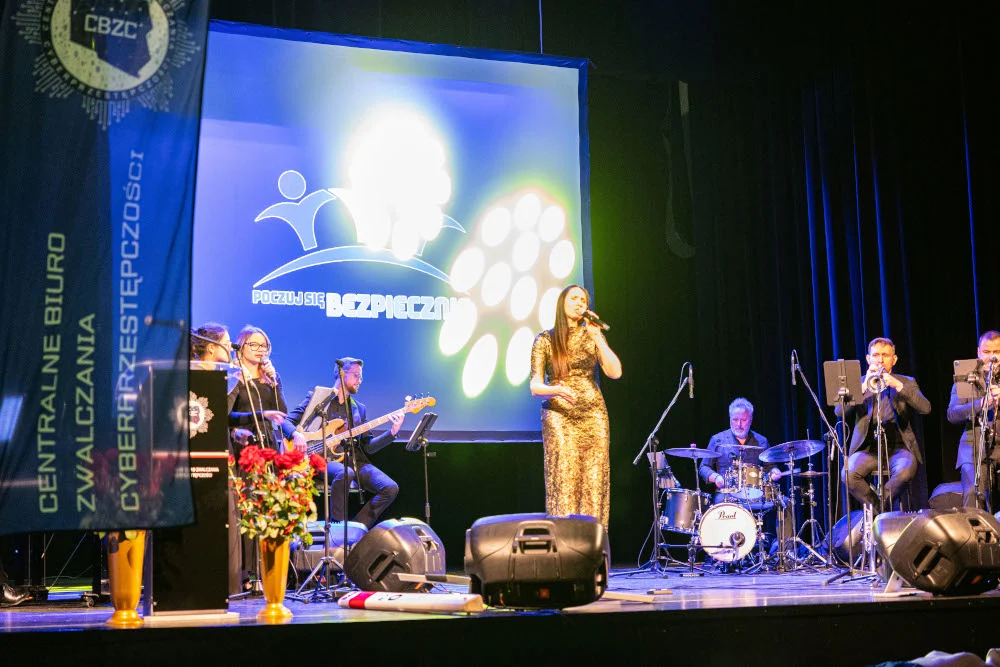 Seniorzy w centrum uwagi. W Rudzie Śląskiej odbyła się kolejna odsłona kampanii "Poczuj się Bezpiecznie"