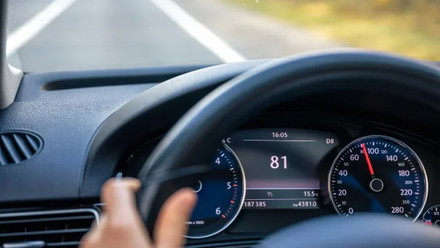 Wysokie mandaty i utrata praw jazdy. Zaostrzenie przepisów drogowych w praktyce