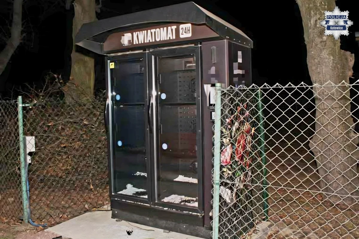 Agresywny 36-latek zatrzymany w Katowicach. Zniszczył szybę w tramwaju i włamał się do kwiatomatu