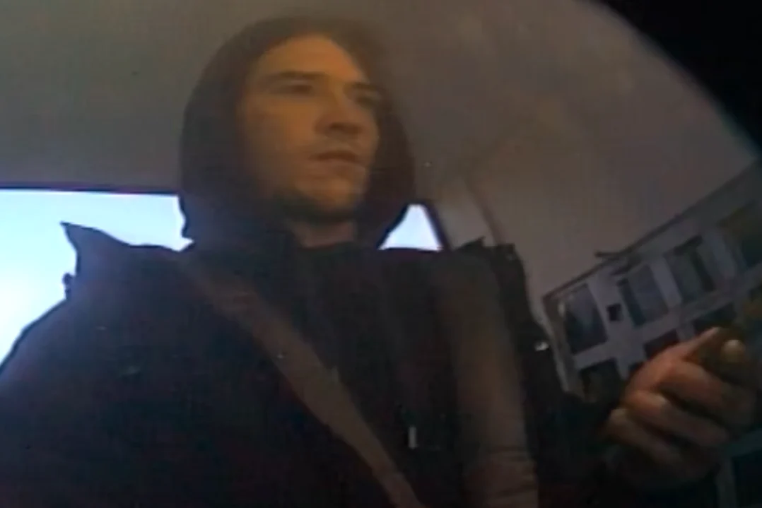 Oszustwo „na pracownika banku”. Policja opublikowała wizerunek podejrzewanego. Rozpoznajesz?