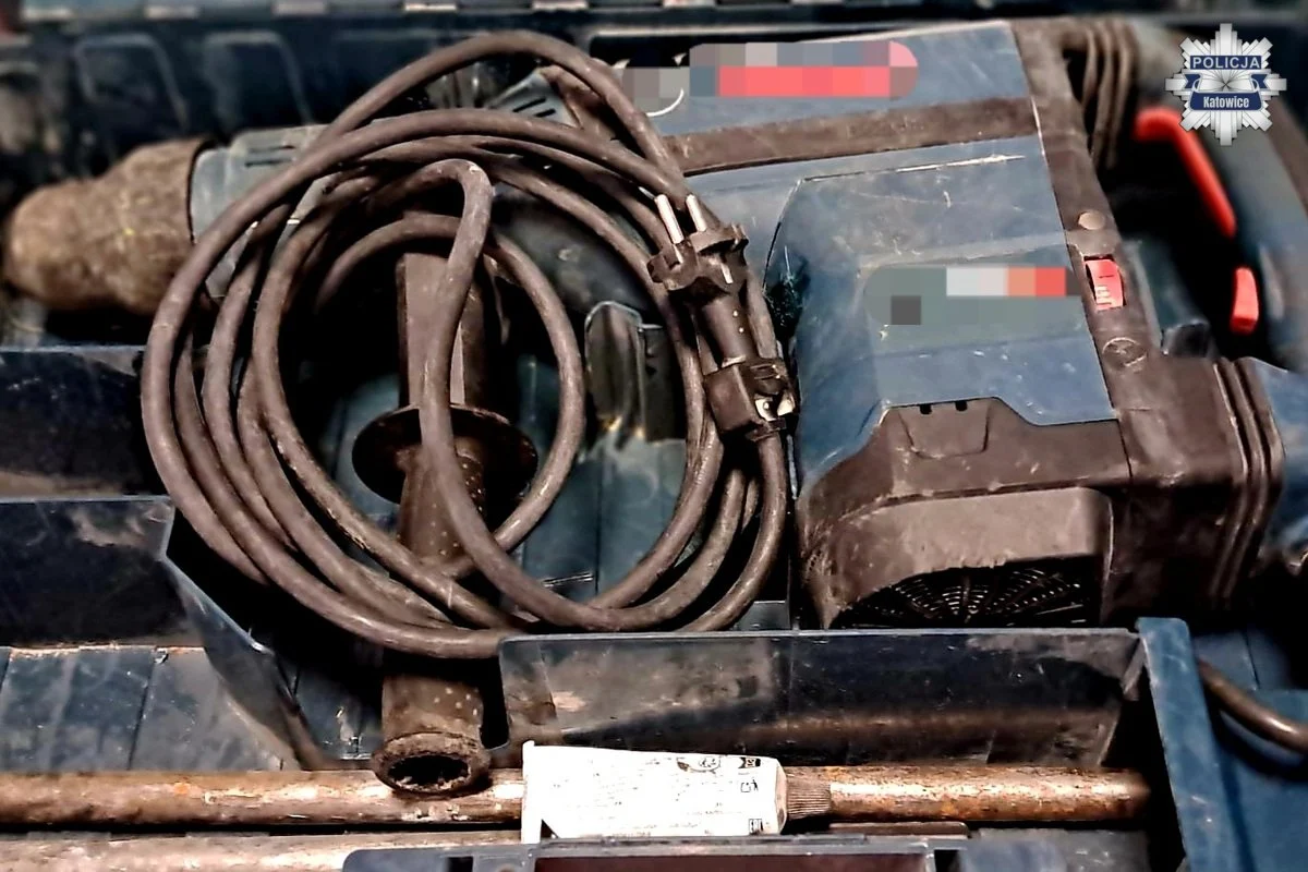 Kradzież w piwnicy na Tysiącleciu. Policja zatrzymała trzech mężczyzn