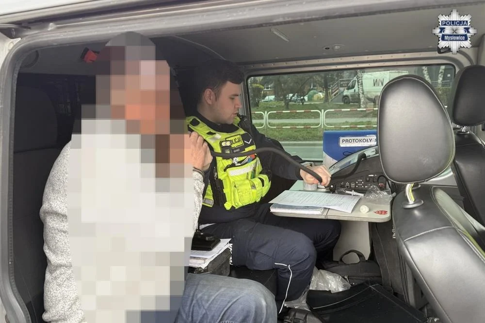 Pijany 70-latek uderzył w autobus w Mysłowicach. Miał 1,8 promila