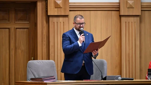 Zwrot akcji podczas sesji Rady Miasta – Arkadiusz Pilarz odwołany z roli przewodniczącego