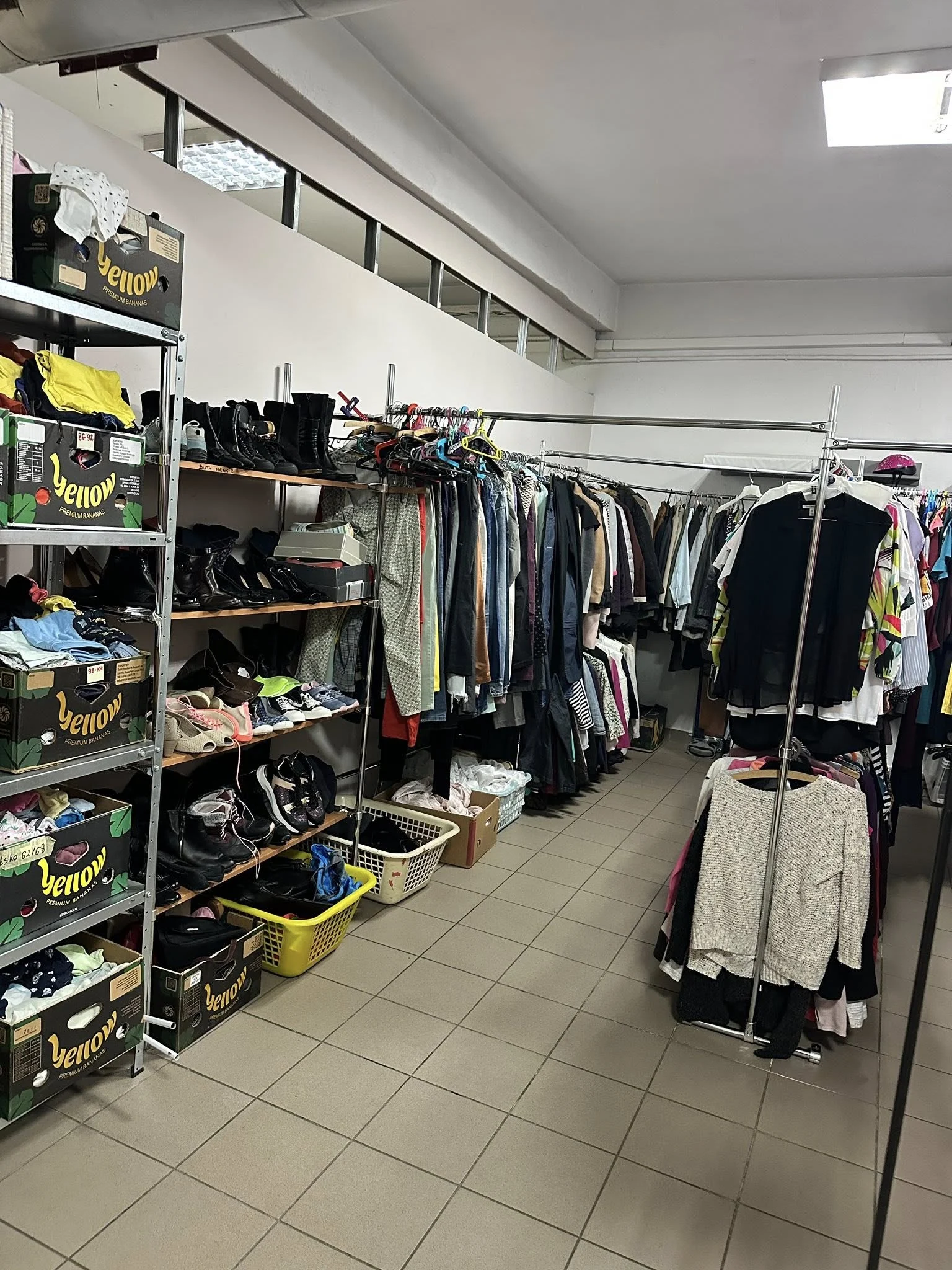 Punkt Społecznej Życzliwości w Mikołowie – jak przez rok 25 ton darów trafiło do 250 osób