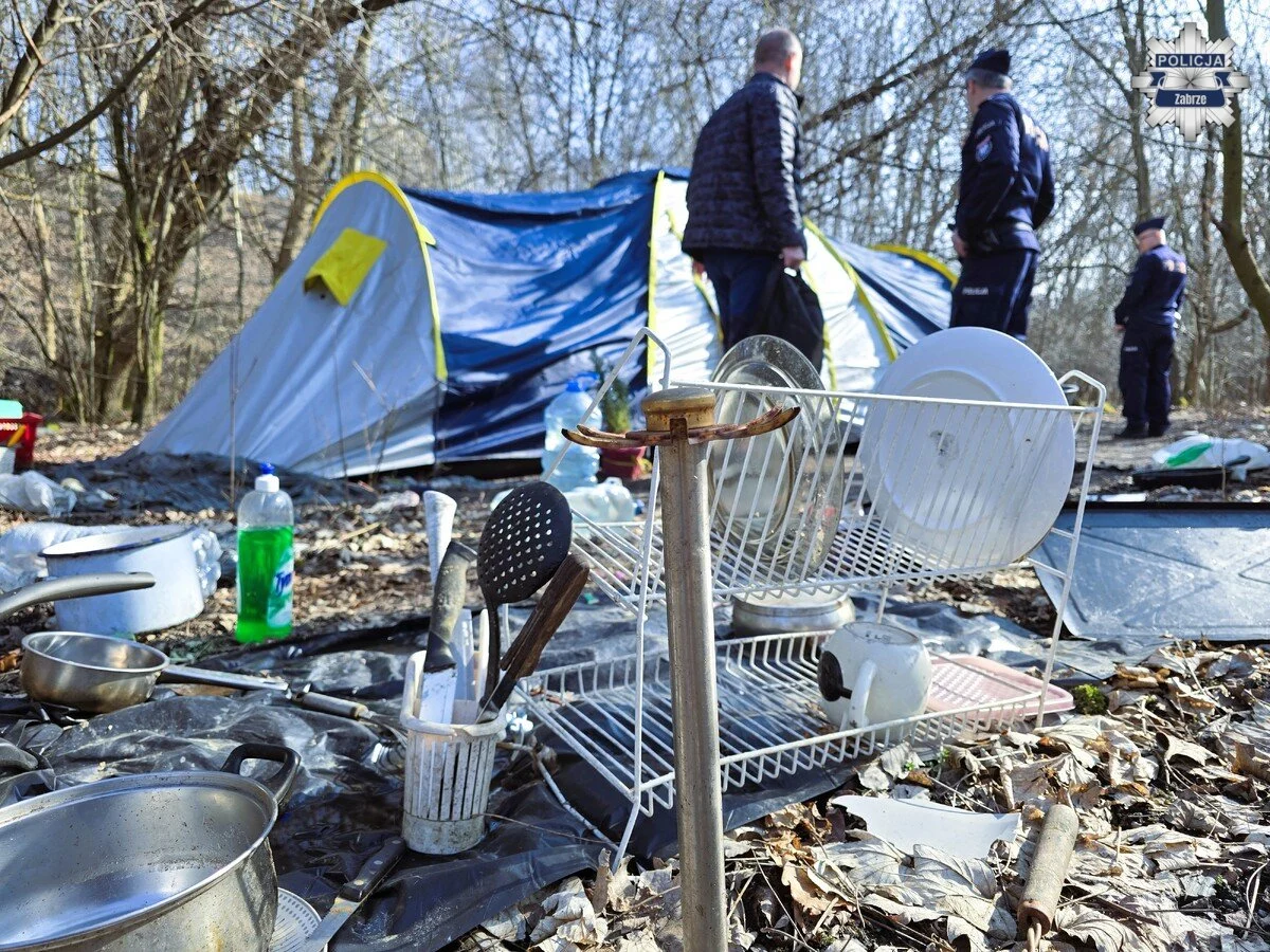 Razem liczyli osoby bezdomne w Zabrzu. Policja i MOPR apelują o pomoc