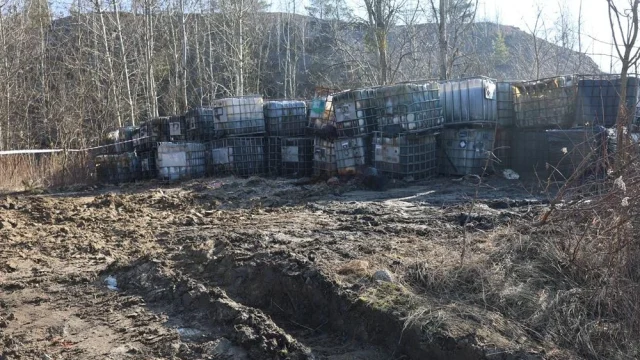 Marszałek reaguje na sprawę odpadów przy ul. Konarskiego w Piekarach Śląskich