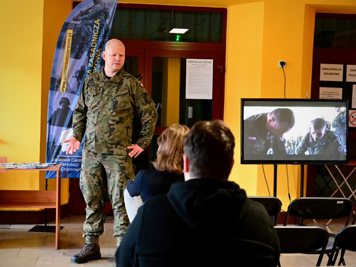 Chorzów: ruszyła kwalifikacja wojskowa. 489 mężczyzn i 46 kobiet z wezwaniem