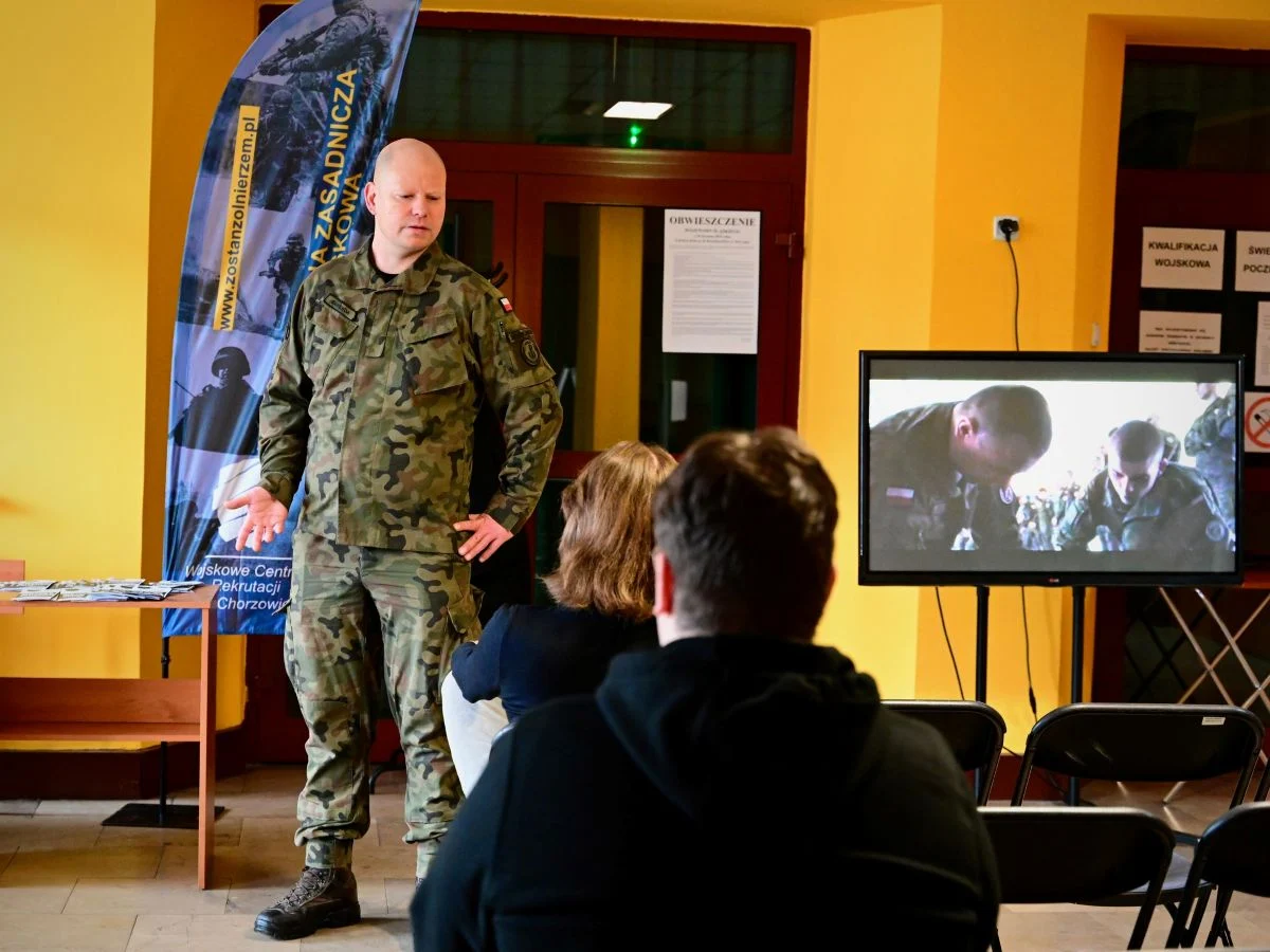 Chorzów: ruszyła kwalifikacja wojskowa. 489 mężczyzn i 46 kobiet z wezwaniem