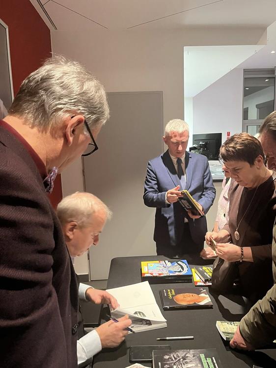 644156341_1317203880438629_5348202771369690872_n