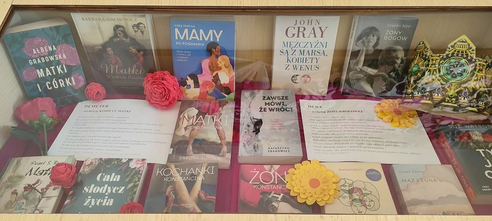 Jedna kobieta, wiele bogiń. Marcowa akcja czytelnicza w bibliotece